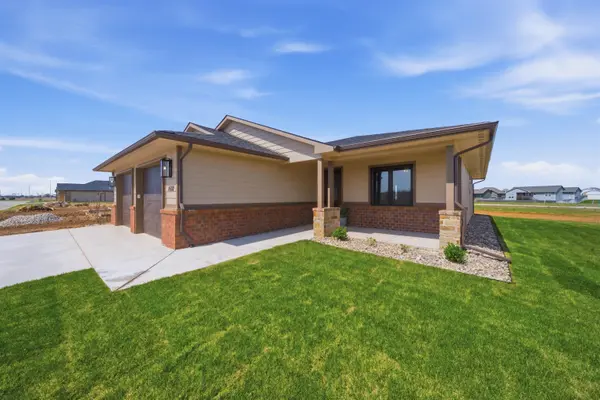 1602 S Dove Place, Goddard, KS 67052