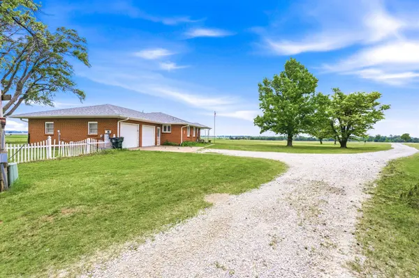 9693 NE 10th Ave, Murdock, KS 67111
