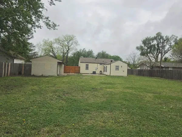 814 N Clara St, Wichita, KS 67212