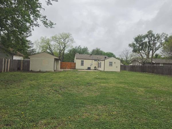814 N Clara St, Wichita, KS 67212