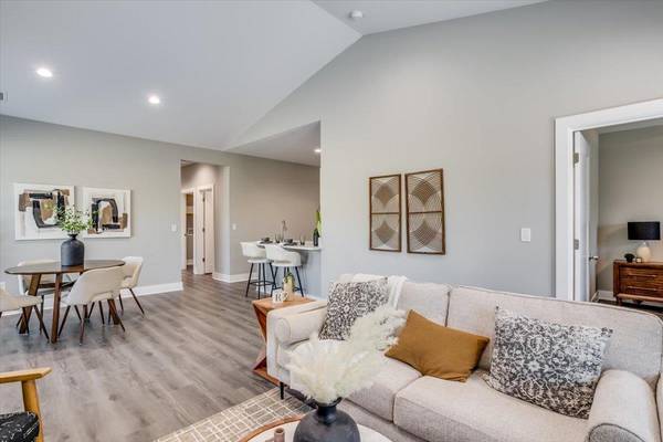 16340-16342 W Lynndale St, Goddard, KS 67052