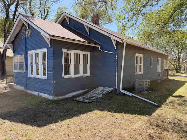 617 N Bluff Ave, Anthony, KS 67003