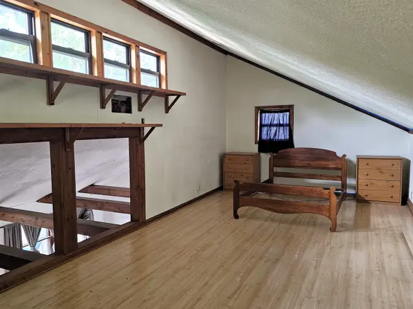 9 Sunflower Ln, Marquette, KS 67464