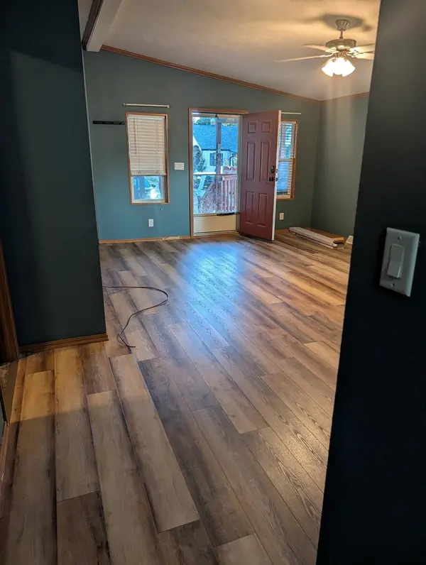 916 E 8th, Winfield, KS 67156