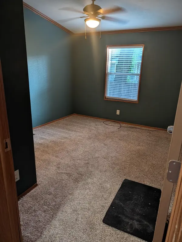 916 E 8th, Winfield, KS 67156