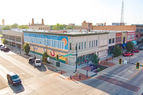 101 N Santa Fe Ave, Salina, KS 67401