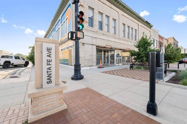 101 N Santa Fe Ave, Salina, KS 67401
