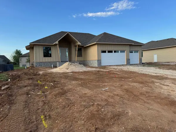 3414 N Deer Rdg, Rose Hill, KS 67133
