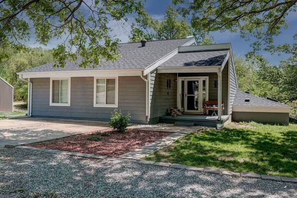 30117 Shady Oak Dr, Arkansas City, KS 67005