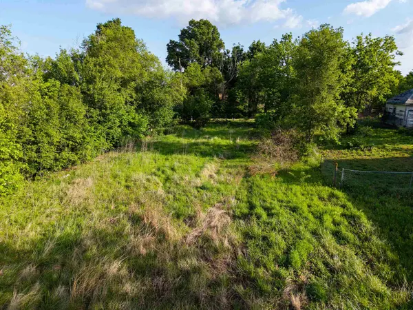 410 W Grant St, Walton, KS 67151
