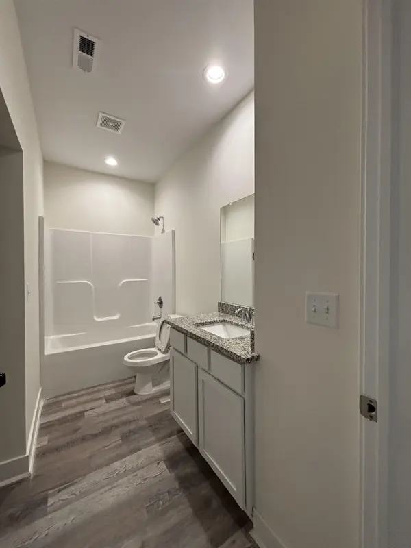 5436 N Colburn Ct, Bel Aire, KS 67220