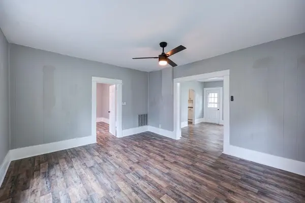 1516 E 11th Ave, Winfield, KS 67156