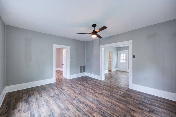 1516 E 11th Ave, Winfield, KS 67156