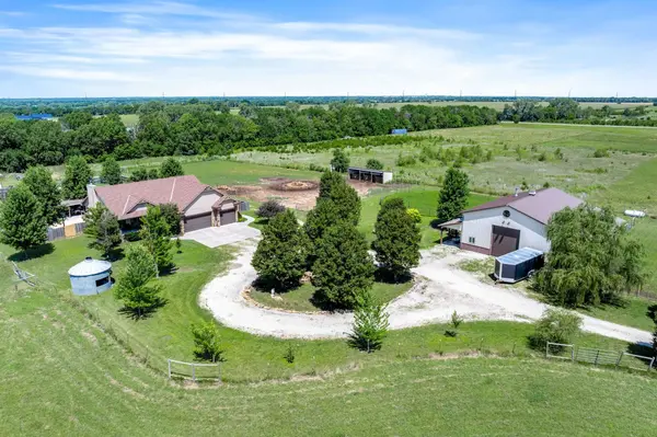21249 SW Meadowlark Rd, Douglass, KS 67039
