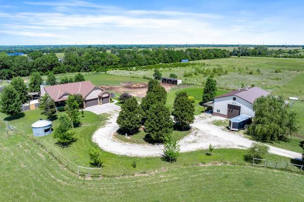 21249 SW Meadowlark Rd, Douglass, KS 67039