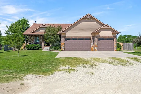 21249 SW Meadowlark Rd, Douglass, KS 67039