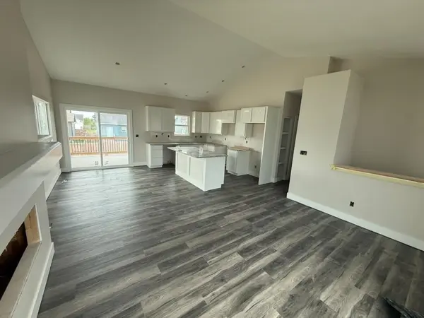 5043 N Toben Dr, Bel Aire, KS 67226