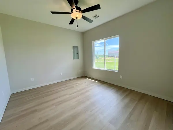 2002 N Melody Ln, Goddard, KS 67052