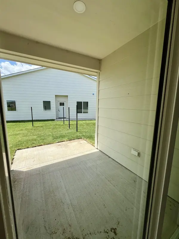 2002 N Melody Ln, Goddard, KS 67052
