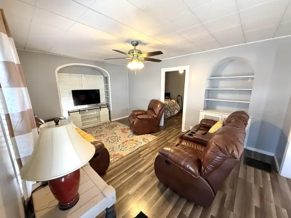 142 W Ave B, Attica, KS 67009