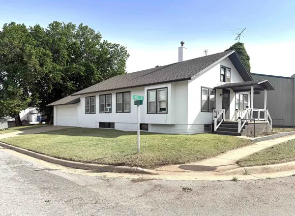 142 W Ave B, Attica, KS 67009