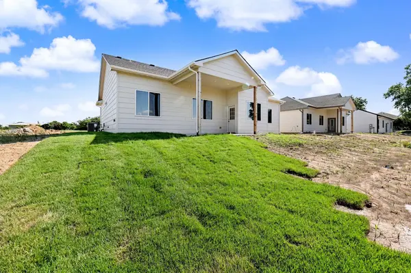 31 Kingdom Cr, Goddard, KS 67052