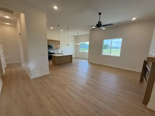27 Kingdom Ct, Goddard, KS 67052
