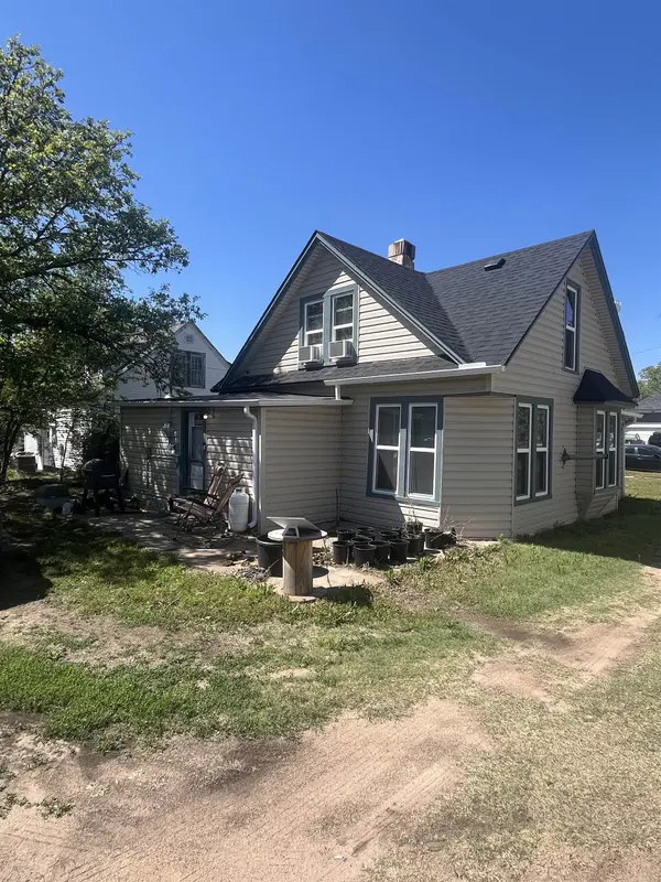 109 E 1st Ave., Turon, KS 67583
