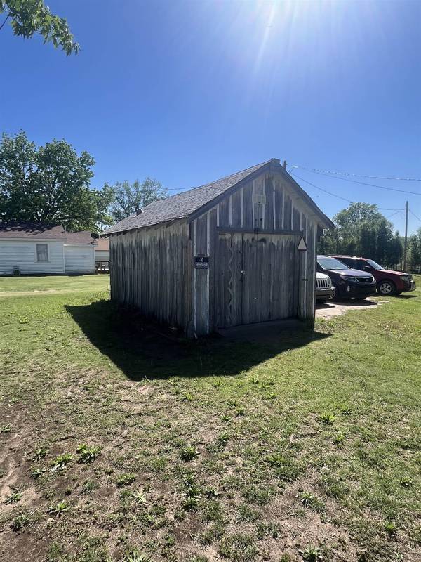 109 E 1st Ave., Turon, KS 67583