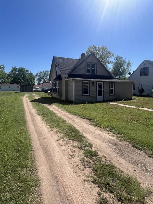 109 E 1st Ave., Turon, KS 67583