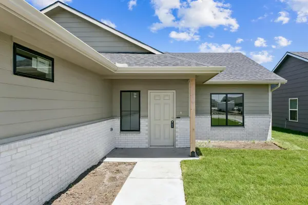 8992 E Forbes Cir., Bel Aire, KS 67226