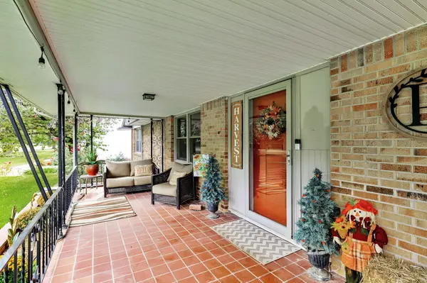1707 Sunset Dr, Augusta, KS 67010