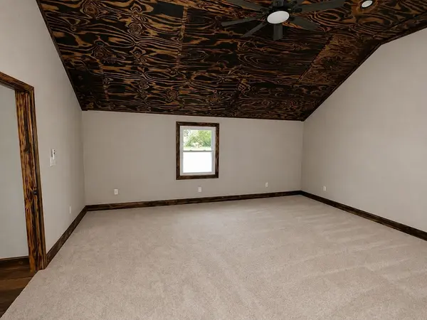 904 E 5th Ave., Winfield, KS 67156