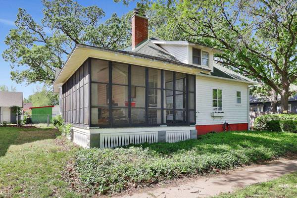 621 E 7th, Newton, KS 67114