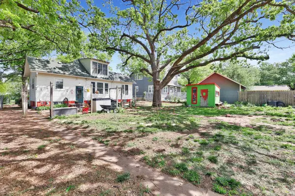 621 E 7th, Newton, KS 67114