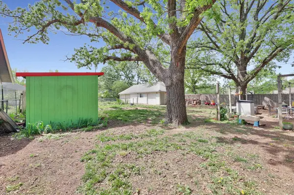 621 E 7th, Newton, KS 67114