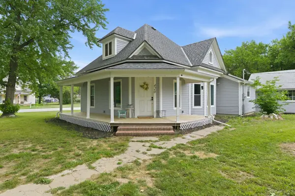 420 W 5th, Belle Plaine, KS 67013