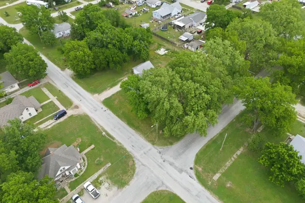420 W 5th, Belle Plaine, KS 67013