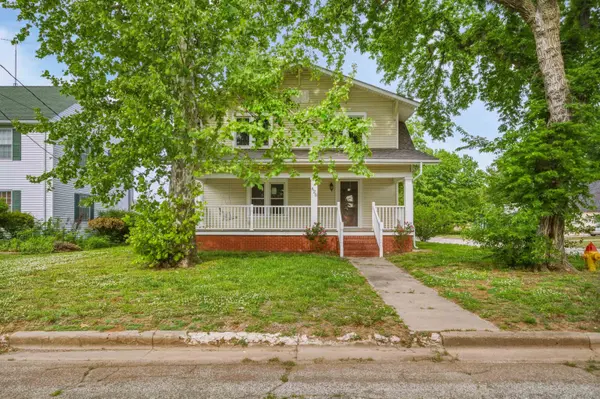 820 N A St, Wellington, KS 67152