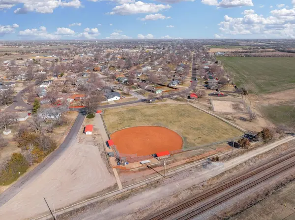 320 N Warren, Rose Hill, KS 67133