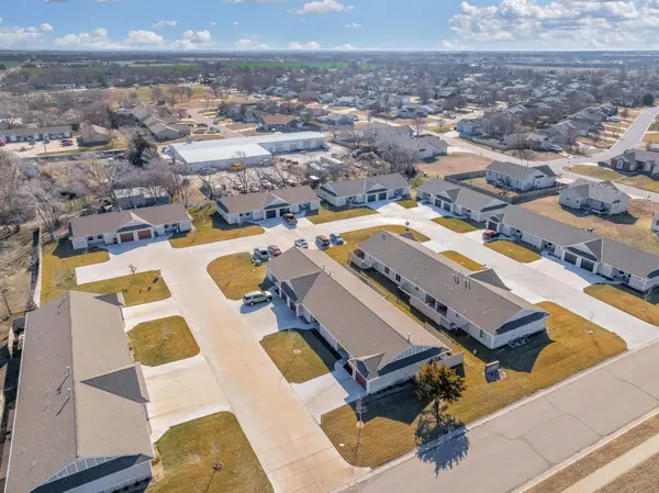 320 N Warren, Rose Hill, KS 67133