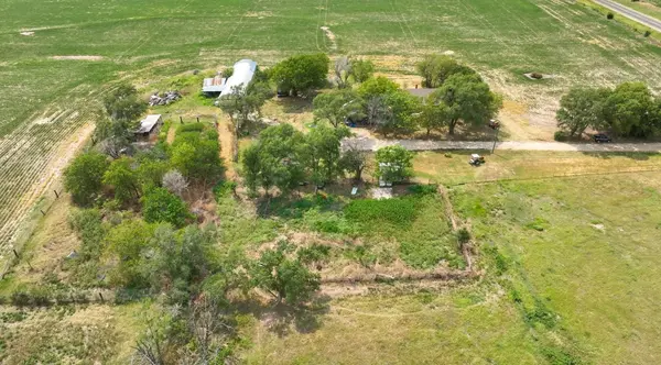 1501 W 101st St N, Valley Center, KS 67147