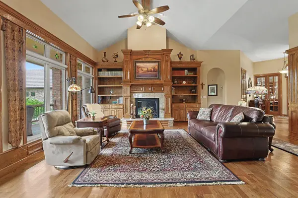 226 E Prairie Point Ct, Andover, KS 67002