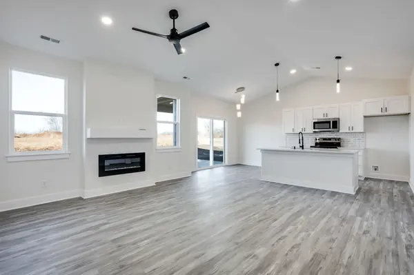 193 S Sycamore Dr, Valley Center, KS 67147