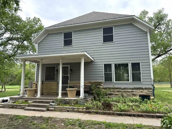 1071 Acorn Road, Delphos, KS 67436