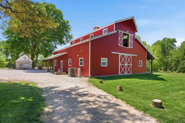 2959 Arapaho Rd, Hesston, KS 67062