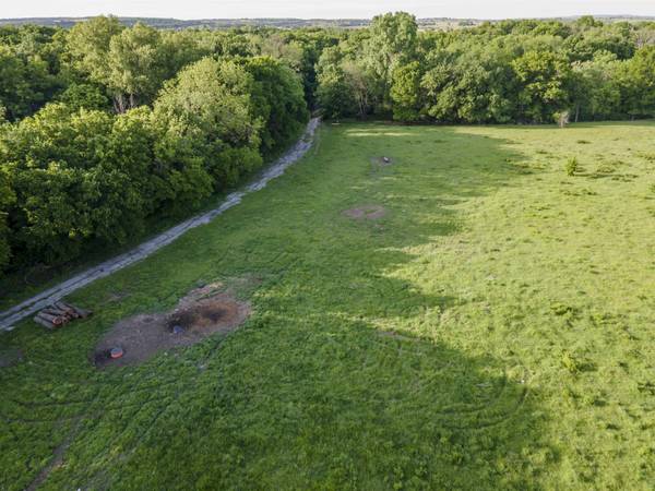 301 E 1st, Longton, KS 67352