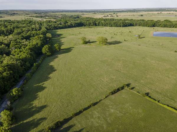 301 E 1st, Longton, KS 67352