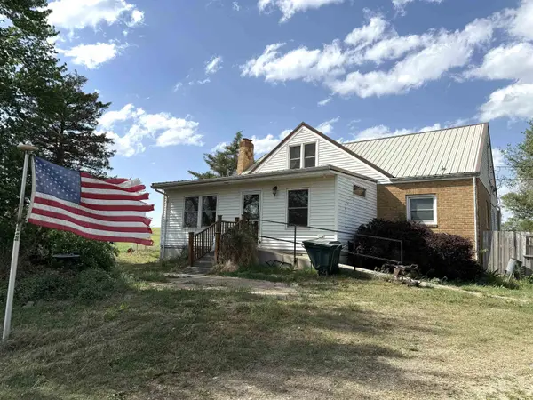 1024 Cherokee Road, Clay Center, KS 67432