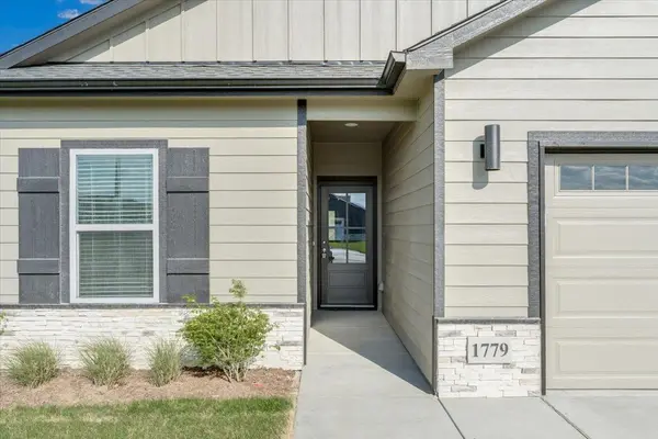 1779 W Redbud Lane, Goddard, KS 67052